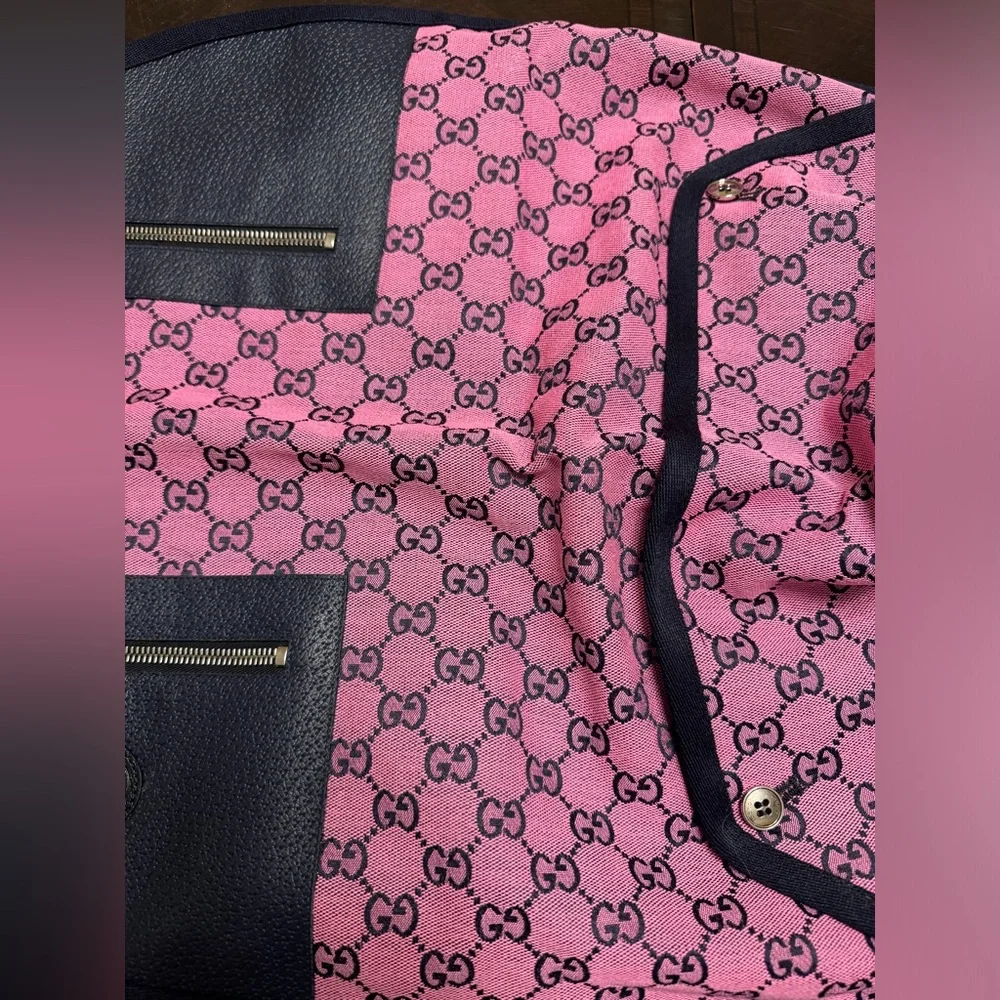 New Authentic Gucci Pink GG Logo Dog Trench Coat - Picture 5 of 16